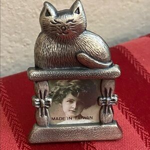 5/$10❤️❤️❤️Vintage 90s Pewter Cat Picture Frame